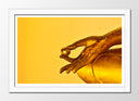 Cuadro enmarcado blanco buda oriental ,mano, amarillo, relajacion, meditacion, zen