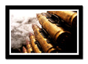 Cuadro enmarcado negro balas, guerra, armas, vintage