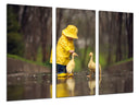 Tríptico niños con patitos en la calle, lluvia