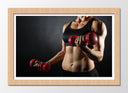 Cuadro enmarcado natural torso mujer haciendo deporte, mancuernas