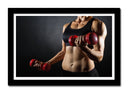 Cuadro enmarcado negro torso mujer haciendo deporte, mancuernas