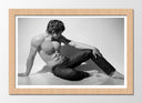 Cuadro enmarcado natural hombre semi desnudo, torso, blanco y negro