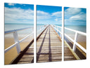 Tríptico paisaje pasarela de madera en la playa