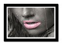 Cuadro enmarcado negro labios mujer sexy color rosa