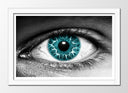 Cuadro enmarcado blanco ojo azul intenso mujer blanco y negro
