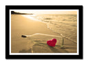 Cuadro enmarcado negro botella en la playa, atardecer, corazon,amor