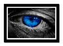 Cuadro enmarcado negro ojo azul intenso hombre blanco y negro