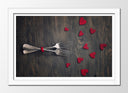Cuadro enmarcado blanco amor vintage, tenedores, corazones rojos