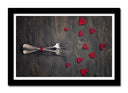 Cuadro enmarcado negro amor vintage, tenedores, corazones rojos