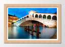 Cuadro enmarcado natural puente en venecia por la noche, italia