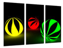 Tríptico bolas color neon con simbolo de cannabis