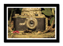 Cuadro enmarcado negro camara leica antigua, vintage, sepia