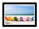 Cuadro enmarcado negro paisaje tumbonas en la playa, hamacas, colores, vacaciones, mar