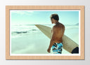 Cuadro enmarcado natural hombre en la playa, tabla de surf,deporte