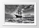 Cuadro enmarcado blanco barco de vela en el mar,carabela,barco antiguo , blanco y negro
