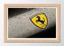 Cuadro enmarcado natural Logo Amarillo Ferrari, Coche Marca