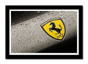 Cuadro enmarcado negro Logo Amarillo Ferrari, Coche Marca