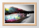Cuadro enmarcado natural labios mujer en colores vivos imagen blanco y negro