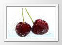 Cuadro enmarcado blanco cerezas con salpicaduras de agua, fruta