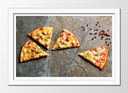 Cuadro enmarcado blanco trozos de pizza, comida