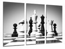 Tríptico juego de ajedrez en blanco y negro, figuras