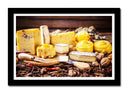 Cuadro enmarcado negro bodegon de quesos con nueces, aperitivo