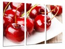 Tríptico cerezas sobre fondo blanco, fruta, verano