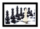 Cuadro enmarcado negro piezas de ajedrez