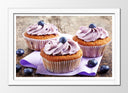 Cuadro enmarcado blanco cup-cakes, tonos morados, postre, desayuno