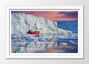 Cuadro enmarcado blanco barco pesquero en el oceano , iceberg,atardecer,mar
