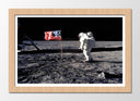Cuadro enmarcado natural hombre el la luna, astronauta
