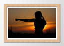 Cuadro enmarcado natural judo, mujer en atardecer