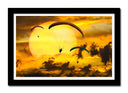 Cuadro enmarcado negro paracaidismo, atardecer