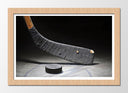 Cuadro enmarcado natural stick de hockey, disco