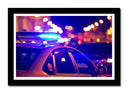 Cuadro enmarcado negro Oficio, Policia, coche de policia luces en la noche
