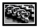 Cuadro enmarcado negro kettebels en blanco y negro, crossfit