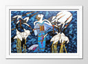 Cuadro enmarcado blanco abstracto, mujer con garzas sobre fonzo azul