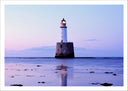Lámina paisaje faro sobre el mar, atardecer,tonos morados