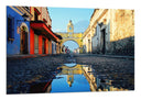 Cuadro Calle en ciudad de guatemala, reflejo charco