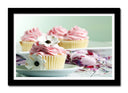 Cuadro enmarcado negro pastelitos, cup-cakes, colores suaves, dulce, postre