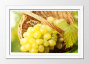 Cuadro enmarcado blanco uva blanca sobre cesto, vino