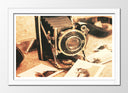 Cuadro enmarcado blanco camara vintage, antiguo, sepia, fotografia