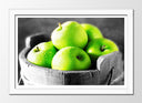 Cuadro enmarcado blanco bodegon manzana verde, fruta