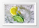 Cuadro enmarcado blanco lima y limon sobre hielo, refrescante, citrico