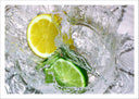 Lámina lima y limon sobre hielo, refrescante, citrico