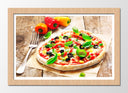 Cuadro enmarcado natural pizza sobre madera, comida