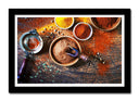 Cuadro enmarcado negro especias indias, colores, contrastes
