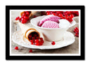 Cuadro enmarcado negro helado de fresa, cucurucho, postre, verano