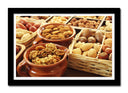 Cuadro enmarcado negro frutos secos, almendras, nueces, aperitivos