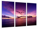 Tríptico paisaje atardecer en el oceano, tonos morados, mar